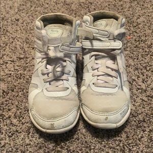 Nfinity beast cheer shoes
